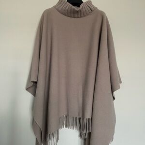 Elegant Fabiana Filippi Taupe Sweater Poncho